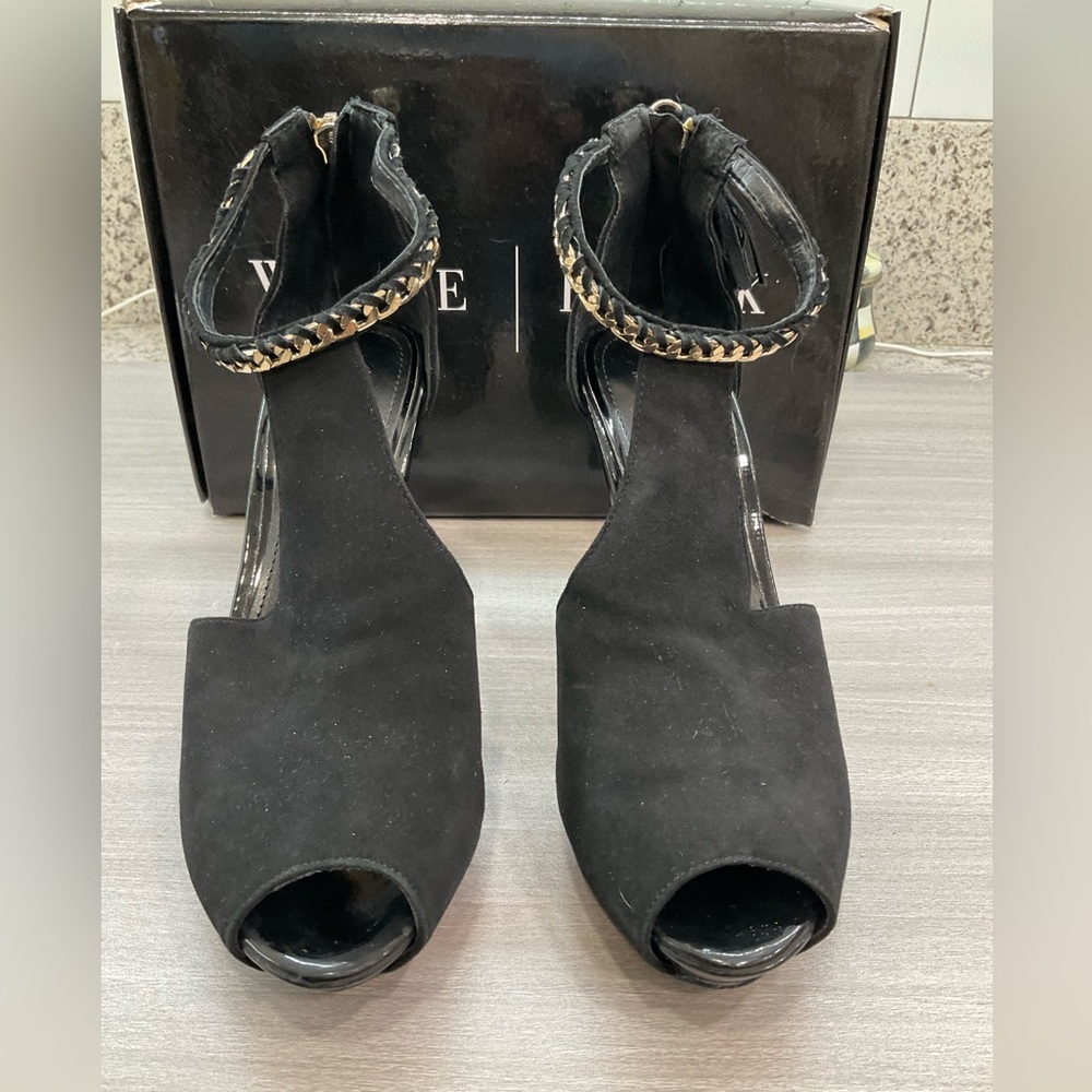 WHITE HOUSE BLACK MARKET ADONIA BLACK CHAIN SHORT PEEP TOE STILETTO‎ HEEL